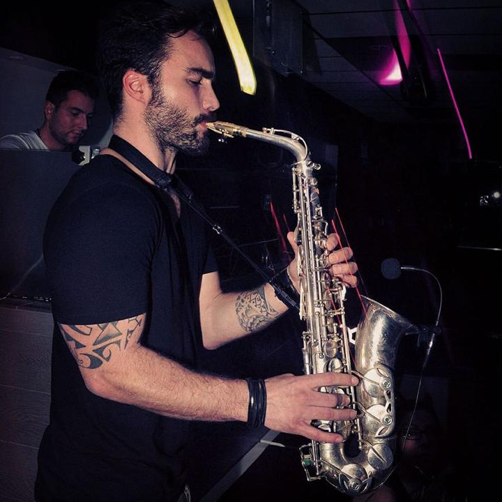 The Milan Saxophonist - performance photo 17