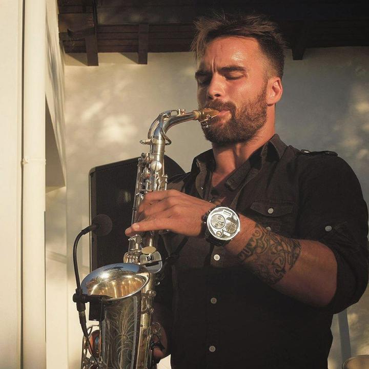 The Milan Saxophonist - performance photo 16