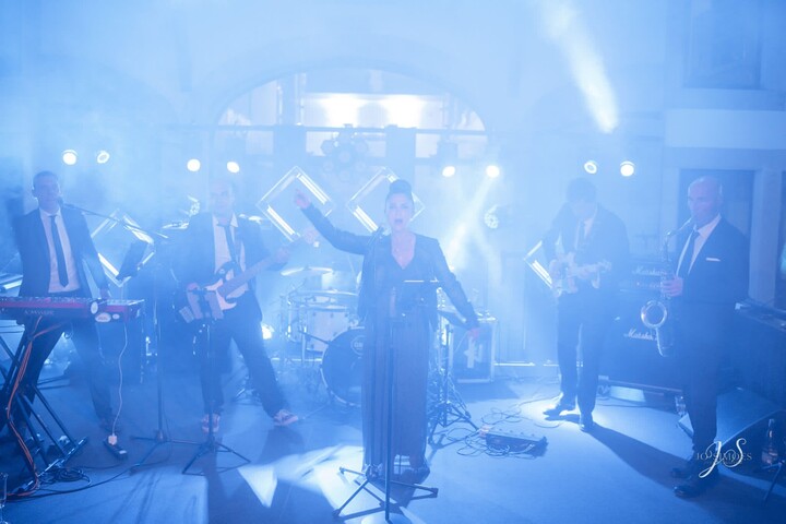 The Late Nights - performance photo 3