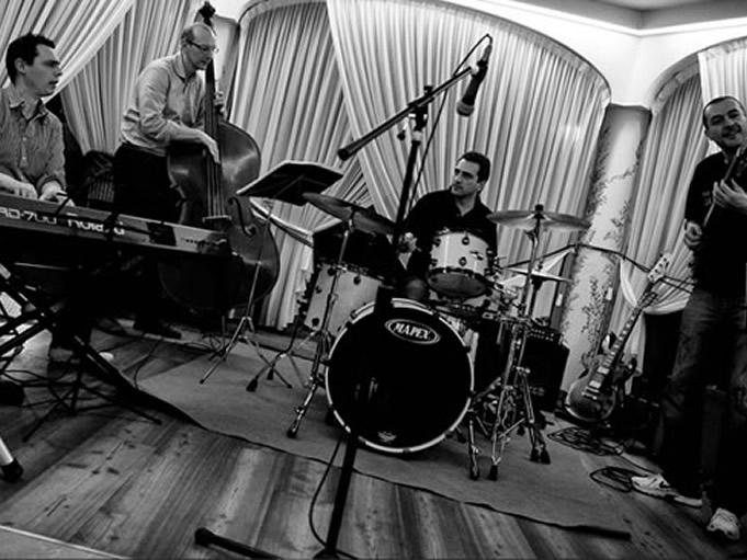 The Late Nights - performance photo 17