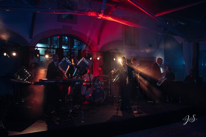 The Late Nights - performance photo 1