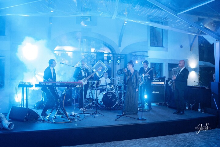 The Late Nights - performance photo 2