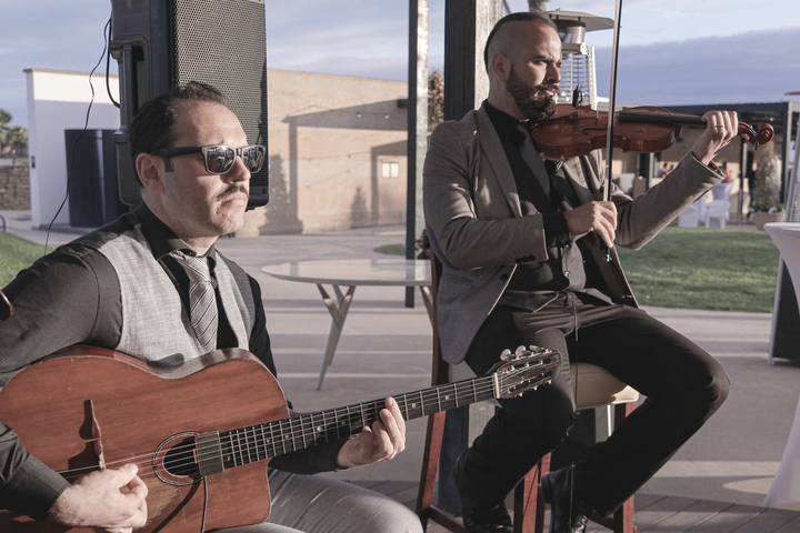 Sicily Gypsy Jazz Band - performance photo 4