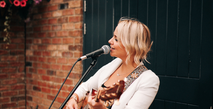 Kate Sings