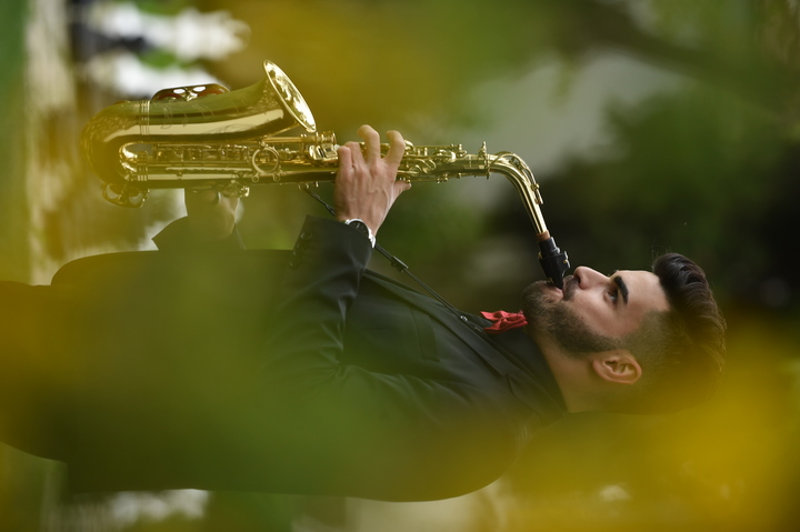 Toni On Sax - performance photo 22