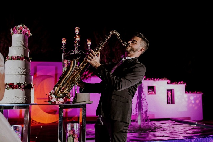 Toni On Sax - performance photo 35