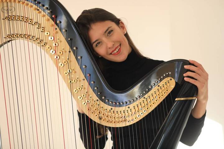 Sofi Harpist