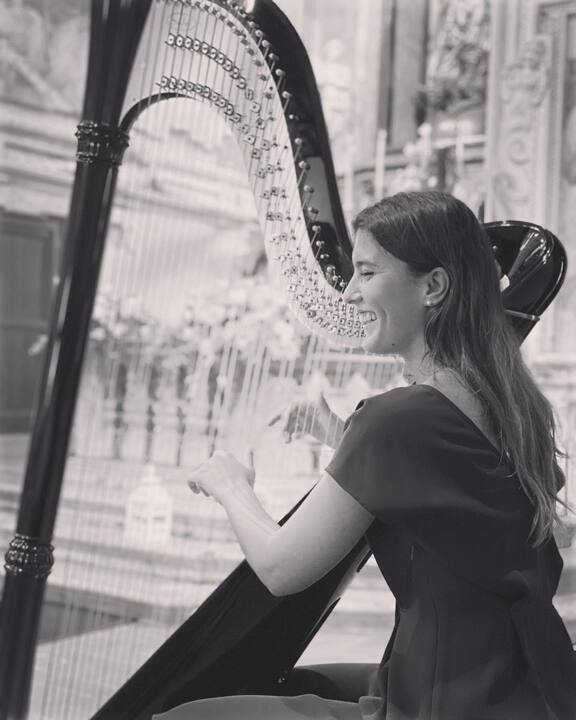 Sofi Harpist - performance photo 1