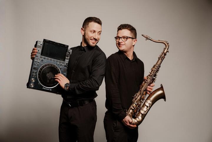 Party Sax & DJ - performance photo 19