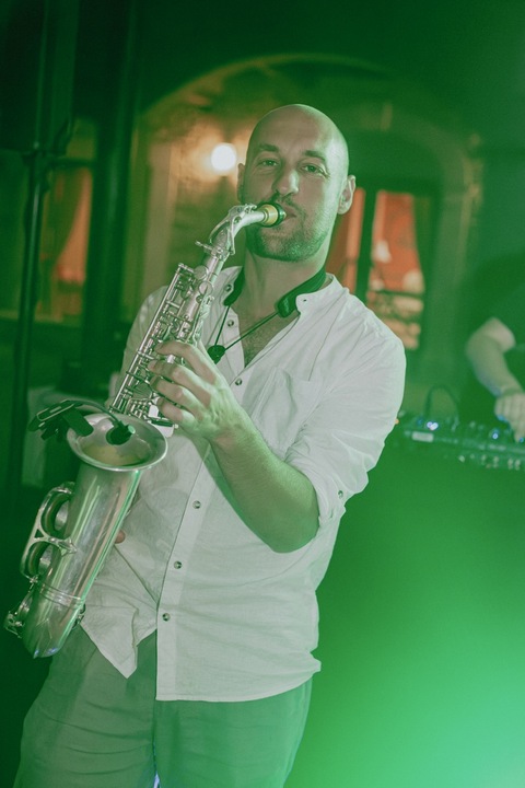 Party Sax & DJ - performance photo 25