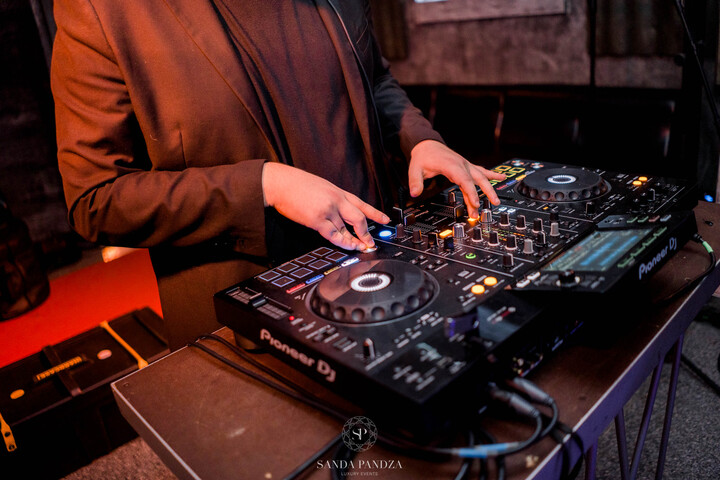 DJ Leo - performance photo 6