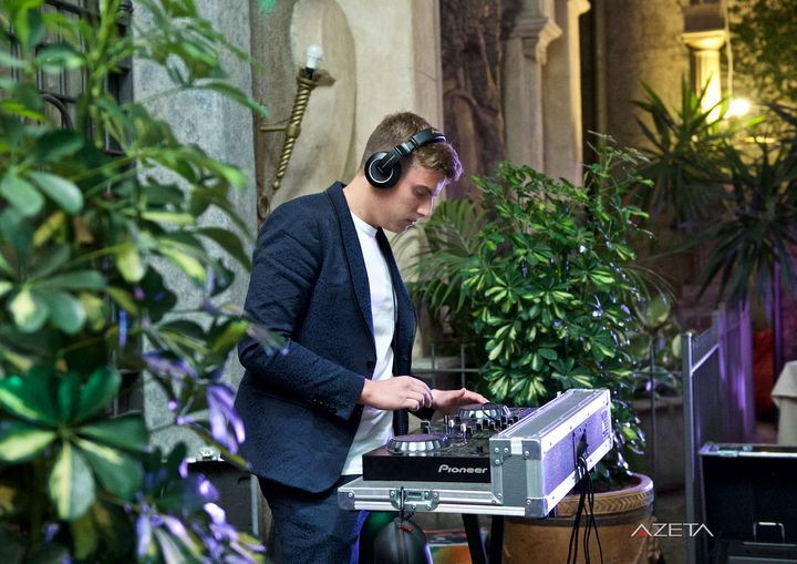 DJ Leo - performance photo 7