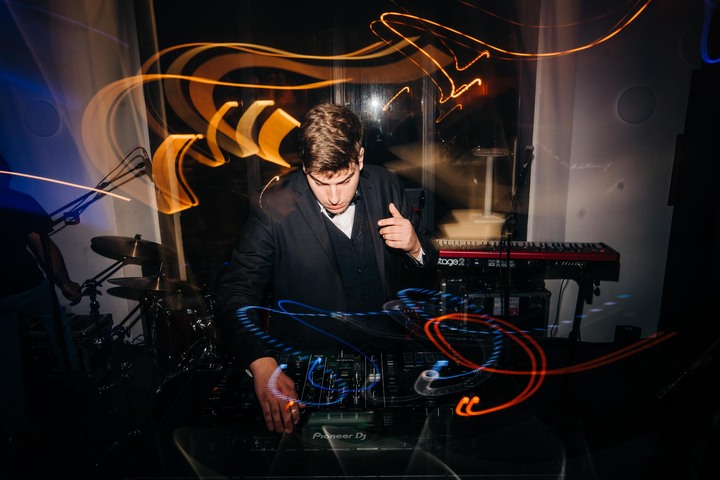 DJ Leo - performance photo 26
