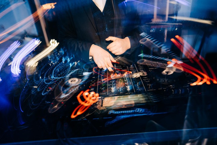 DJ Leo - performance photo 2
