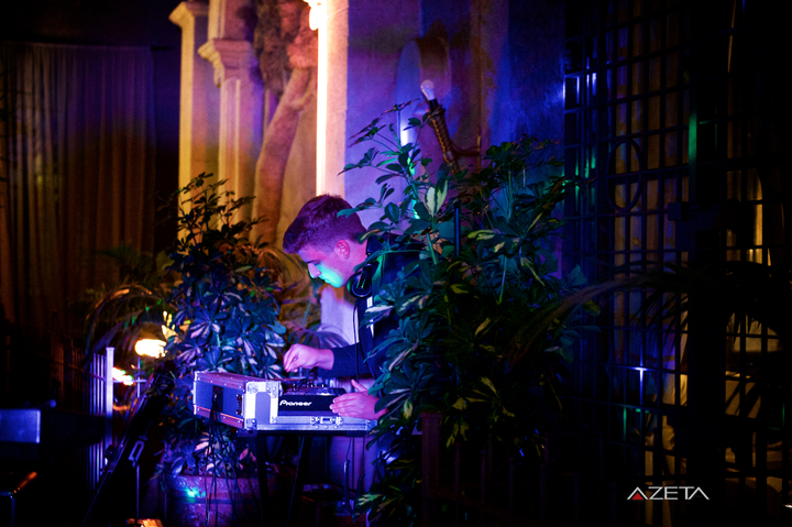 DJ Leo - performance photo 8