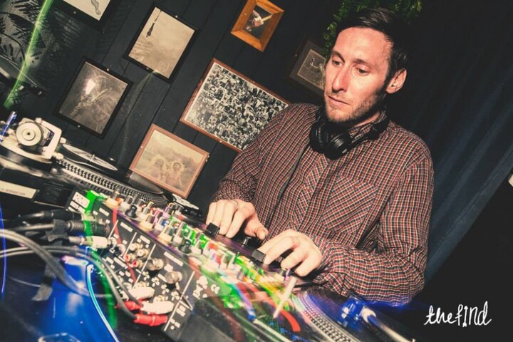 DJ Chris - performance photo 11