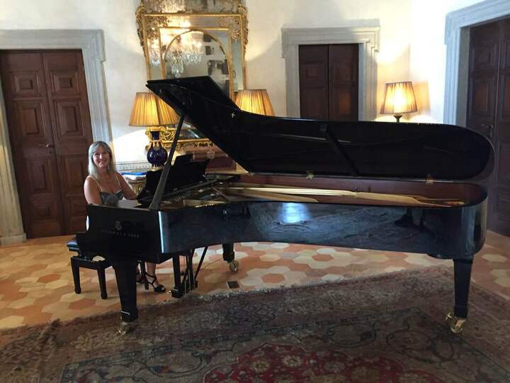 Sonia Pianist - performance photo 14