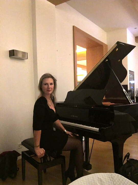 Sonia Pianist - performance photo 3