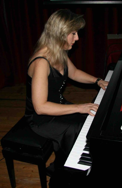 Sonia Pianist - performance photo 7