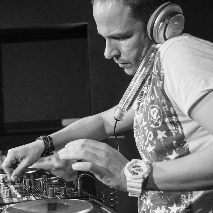 Mario DJ - performance photo 8