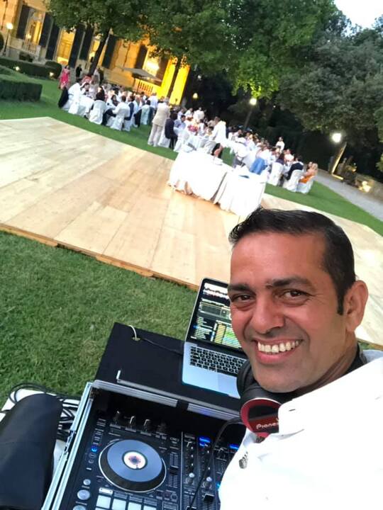 The Bollywood DJ - performance photo 2