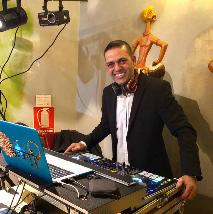 The Bollywood DJ - performance photo 3