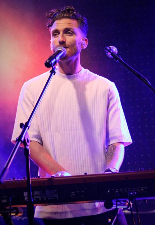 Jack Sings - performance photo 3
