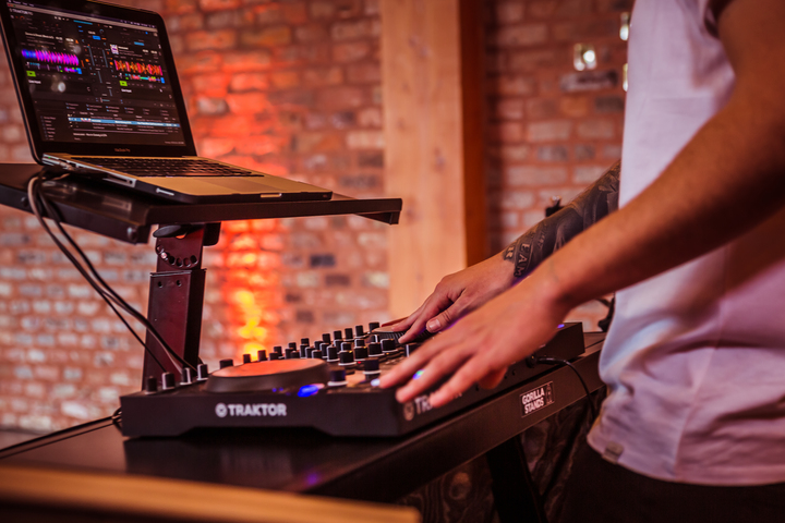 DJ On Drums - performance photo 12