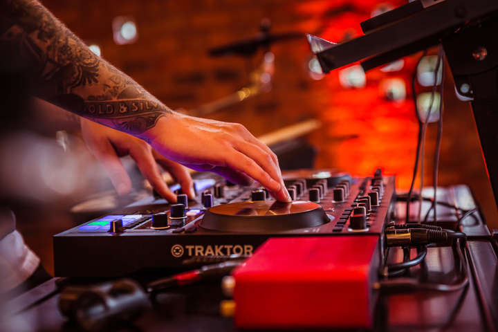 DJ On Drums - performance photo 18