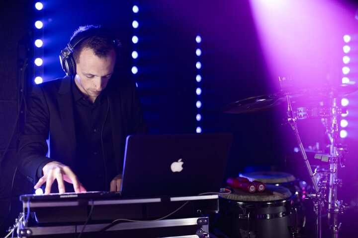 MOJO Club Live - performance photo 8