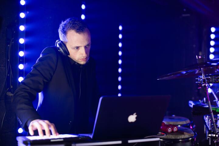 MOJO Club Live - performance photo 2