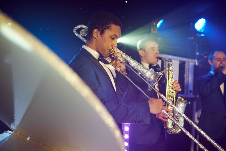 Forever Diamonds Showband - performance photo 32
