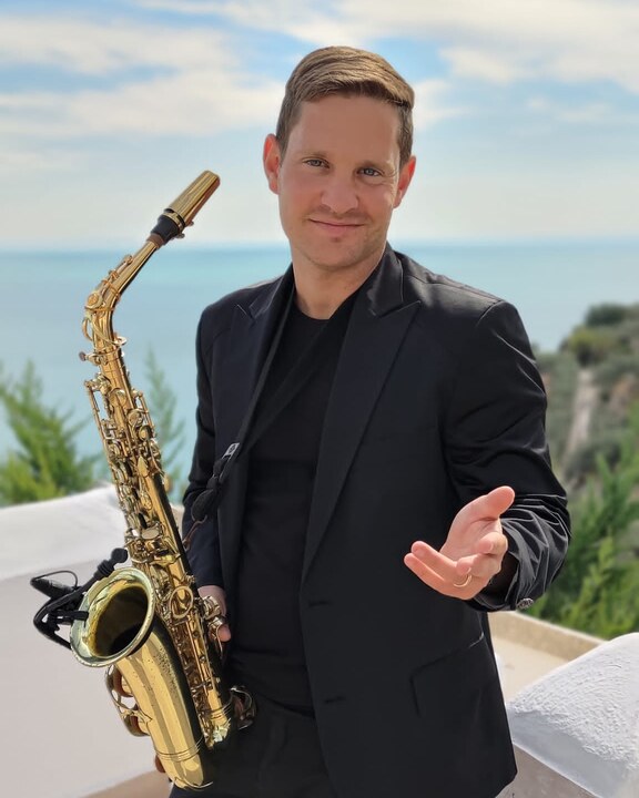 Elegant Sax - performance photo 13