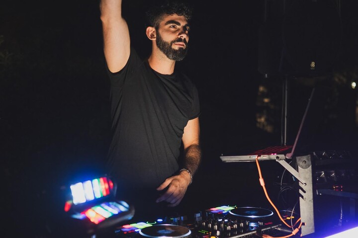 DJ Leon - performance photo 15