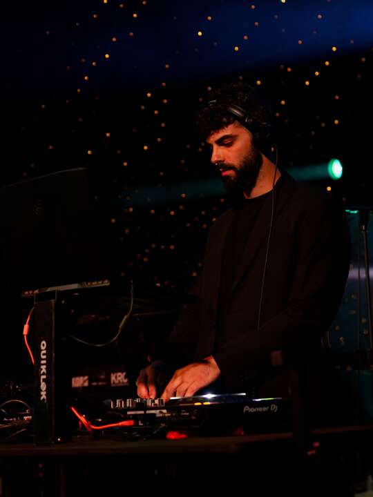 DJ Leon - performance photo 2
