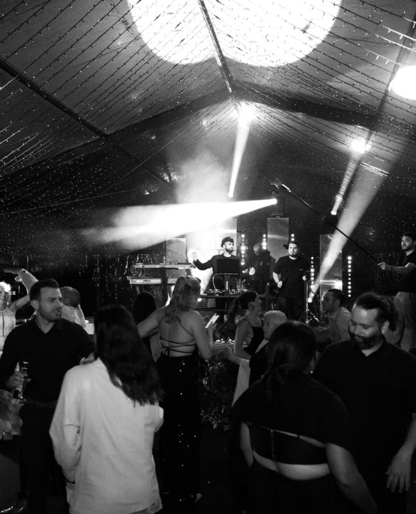 DJ Leon - performance photo 16