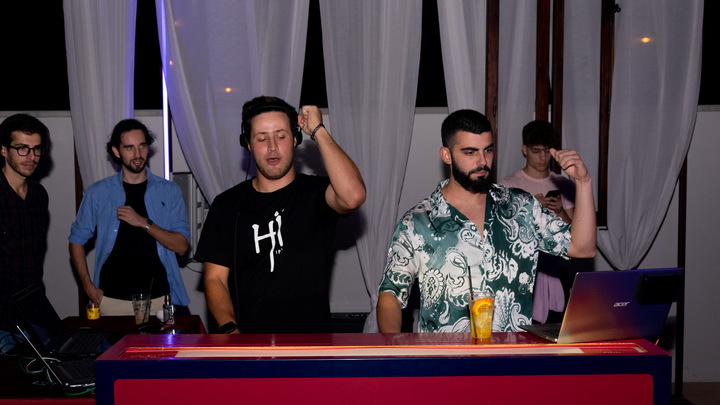 DJ Leon - performance photo 11