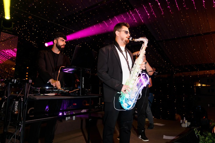 DJ Leon - performance photo 5