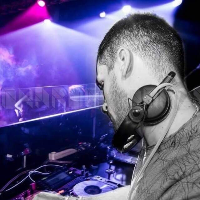 DJ Simon - performance photo 13