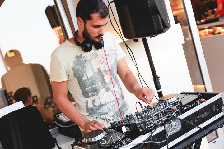 DJ Simon - performance photo 7