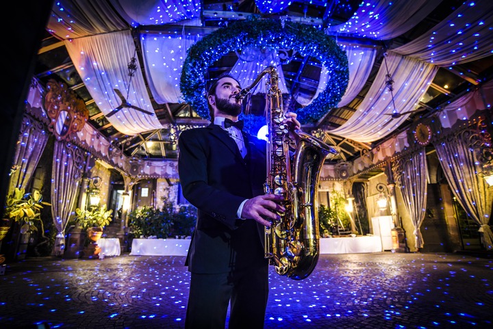Italian Sax & DJ