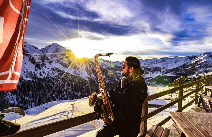 Italian Sax & DJ - performance photo 34