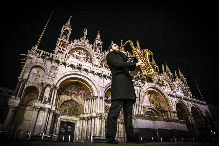 Italian Sax & DJ - performance photo 27