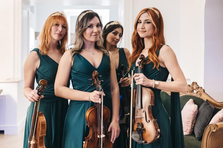 Sparkle Strings - performance photo 1
