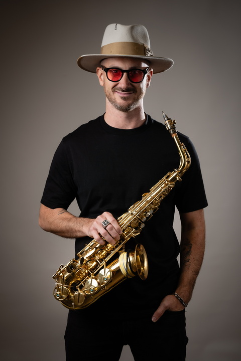 Jo Sax & DJ - performance photo 9