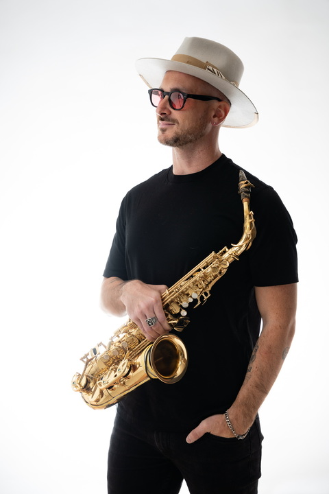 Jo Sax & DJ - performance photo 10