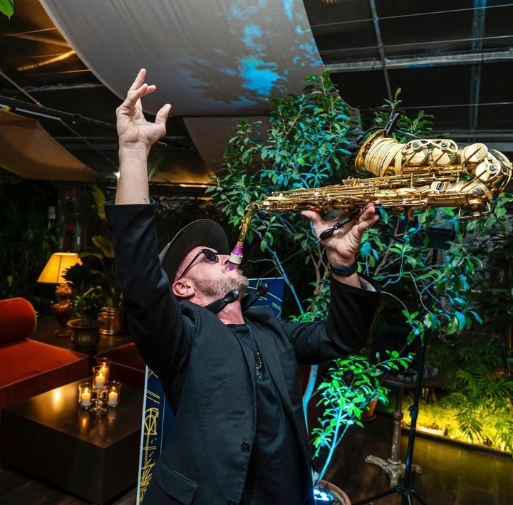 Jo Sax & DJ - performance photo 8