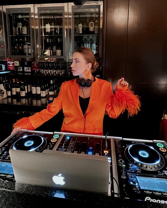 The Milan DJ - performance photo 10