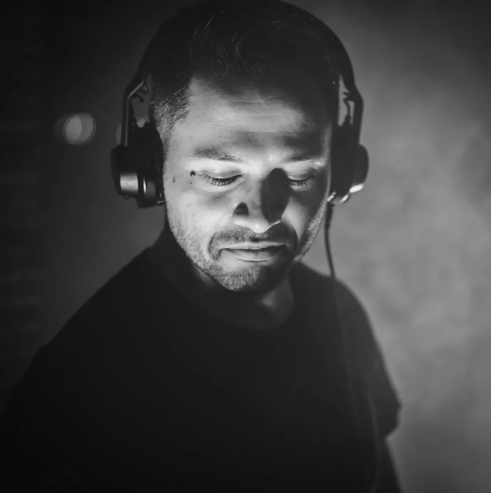 DJ Edo - performance photo 8