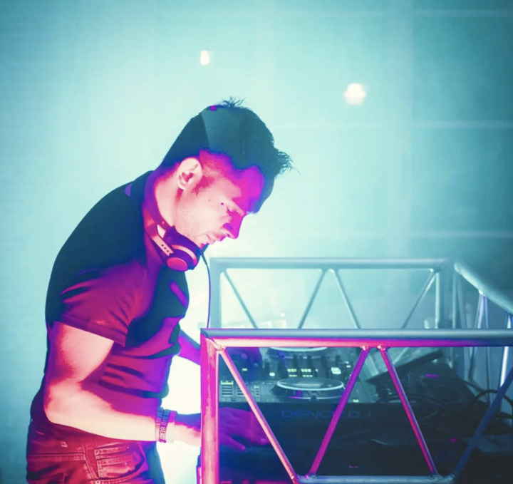 DJ Edo - performance photo 12
